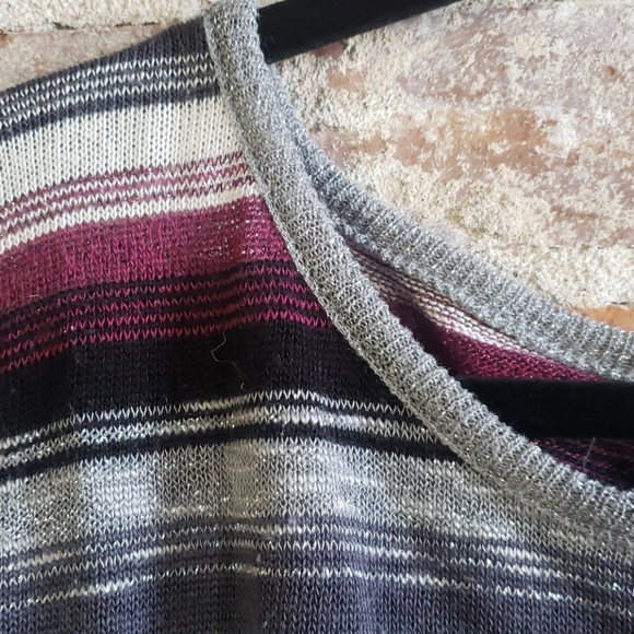 Short Sleeved Metallic Keyhole Back Sweater - Picture 6 of 9